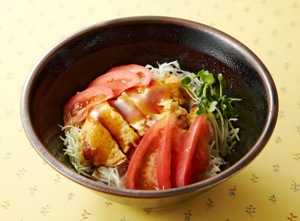 チキンの彩菜丼