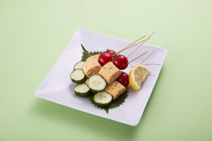 写真: 青ジソとじゃこの細巻き卵